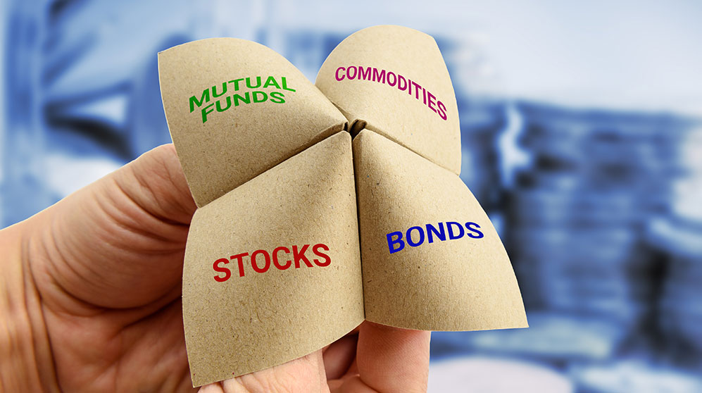 Folded paper four finger choice game with labels: Mutual Funds, Commodities, Bonds, Stocks.
