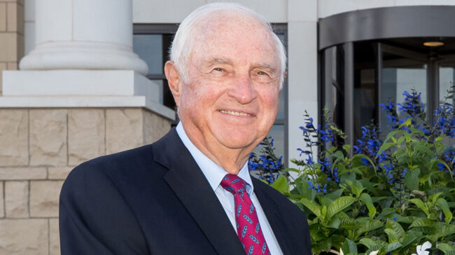 earl-award-photo2 Earl Wright honored with the 2022 Free Enterprise Trailblazer Award